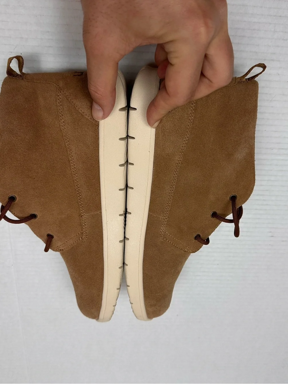UGG Boys Canoe II Chukka Boot Size US 6.0 - EU 38